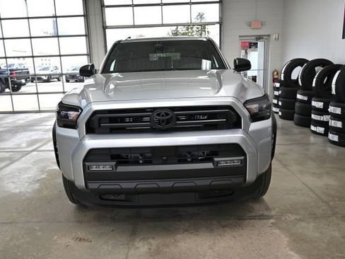 New 2026 Toyota 4Runner SR5 AWD/4WD image 2