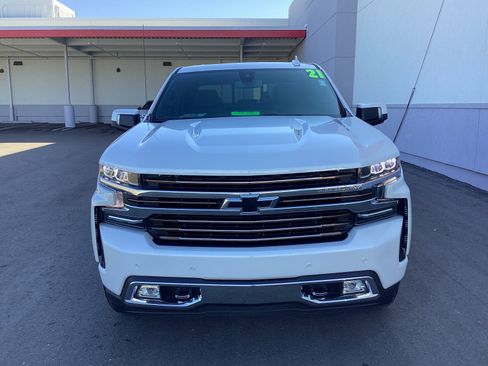 Used 2021 Chevrolet Silverado 1500 High Country w/ Safety Package II image 3
