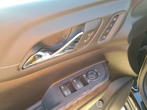 Used 2021 GMC Acadia Denali w/ Denali Technology Package image 31