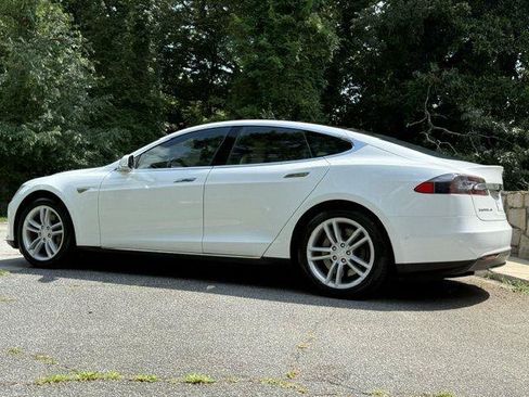 Used 2015 Tesla Model S 85 RWD image 29