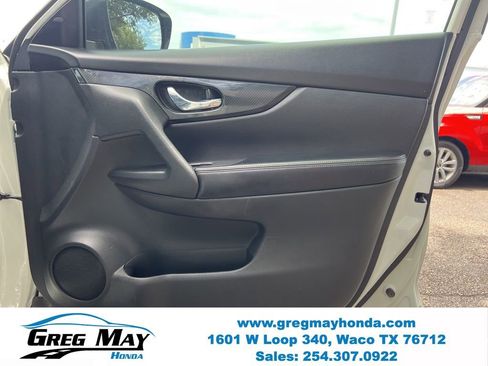 Used 2018 Nissan Rogue SL w/ Premium Package FWD image 11