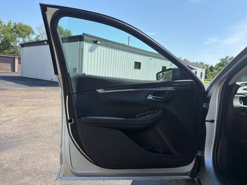 Used 2014 Chevrolet Impala LT FWD image 21