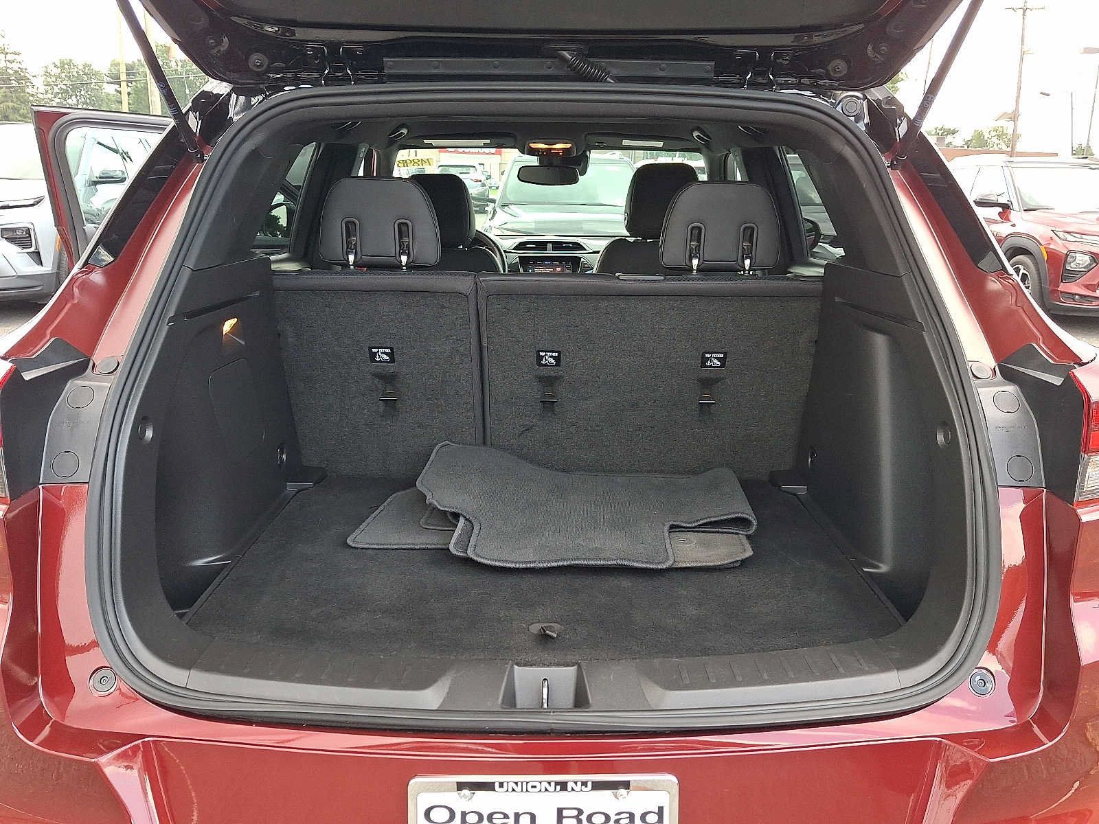 Used 2022 Chevrolet TrailBlazer RS w/ Technology Package FWD image 29