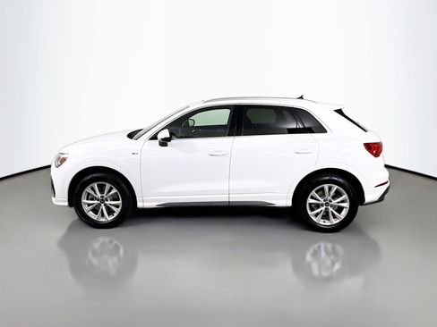 Used 2025 Audi Q3 2.0T Premium w/ Convenience Package image 2