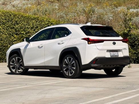 Certified 2024 Lexus UX 250h FWD image 3