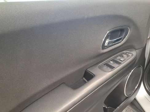 Used 2022 Honda HR-V EX image 8