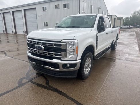 Used 2023 Ford F250 XLT AWD/4WD image 5