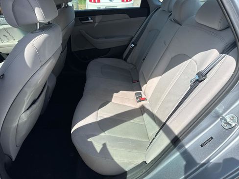 Used 2015 Hyundai Sonata SE FWD image 11