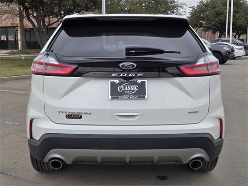 Used 2022 Ford Edge Titanium image 5