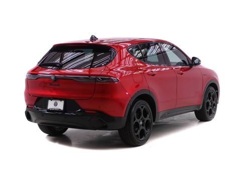 New 2026 Alfa Romeo Tonale w/ Quick Order Package 23H Volce AWD/4WD image 4