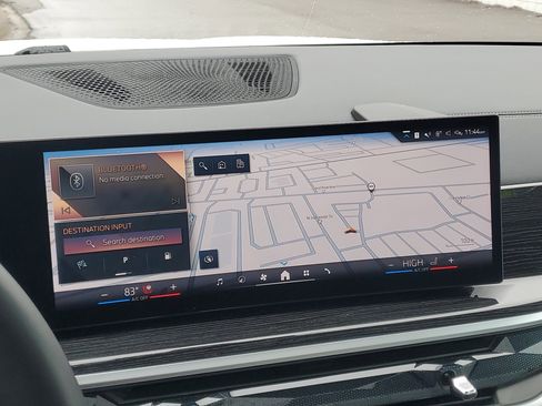 Certified 2025 BMW X5 xDrive40i w/ M Sport Package image 18