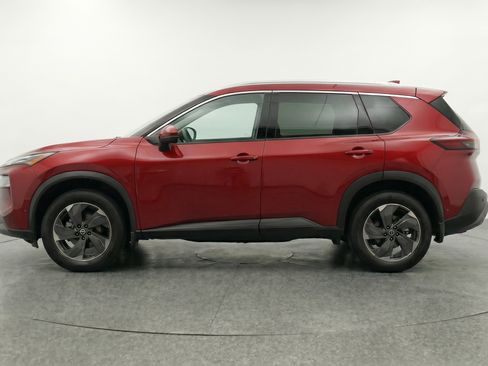 Used 2025 Nissan Rogue SV AWD/4WD image 5