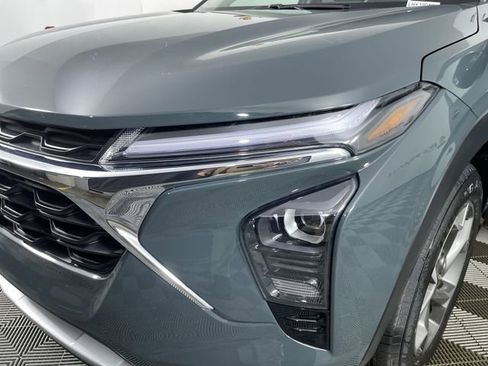 Used 2025 Chevrolet Trax LT w/ LT Convenience Package image 46