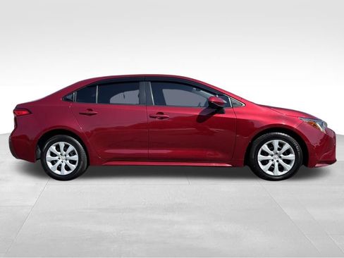 Used 2022 Toyota Corolla LE FWD image 6