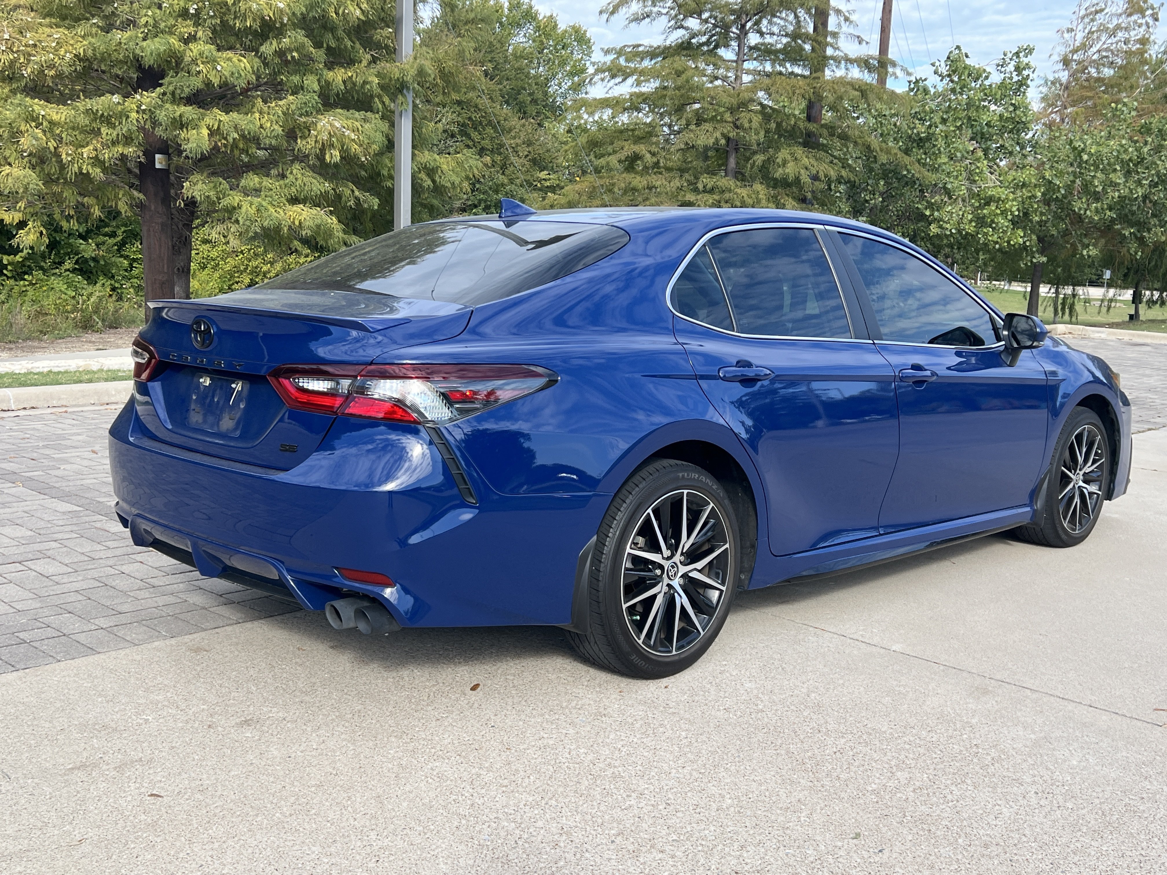Used 2024 Toyota Camry SE FWD image 9
