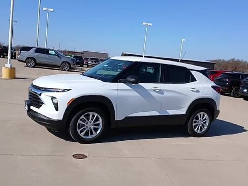 New 2026 Chevrolet TrailBlazer LS w/ LS Convenience Package FWD image 4