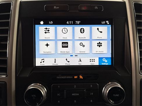 Used 2018 Ford F150 Lariat w/ Equipment Group 502A Luxury AWD/4WD image 19