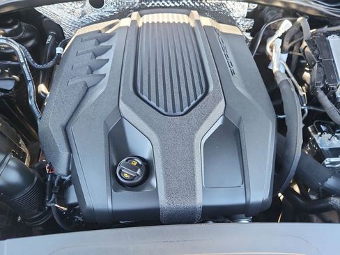 Used 2024 Porsche Macan AWD/4WD image 18
