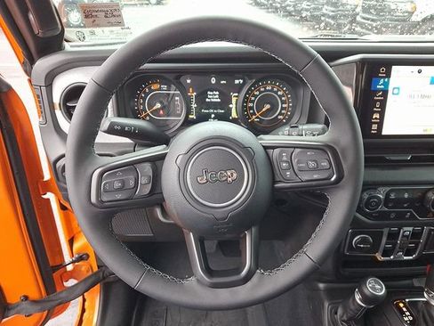 Used 2025 Jeep Wrangler Unlimited Sport AWD/4WD image 9