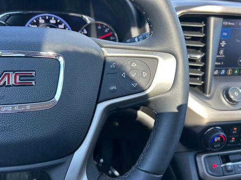 Used 2023 GMC Acadia Denali w/ Denali Ultimate Package AWD/4WD image 25