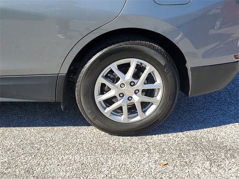 Used 2023 Chevrolet Equinox LT w/ Driver Convenience Package image 8