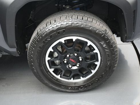 Certified 2025 Toyota Tacoma TRD Off-Road w/ TRD Off Road Upgrade Package AWD/4WD image 40