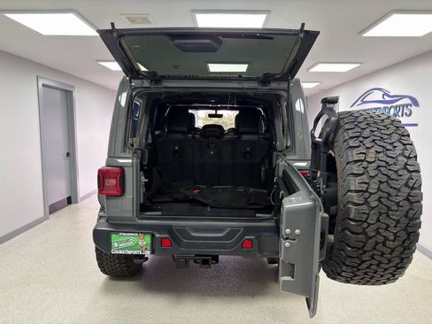 Used 2019 Jeep Wrangler Unlimited Sahara w/ Uconnect 4C Nav & Sound Group AWD/4WD image 36