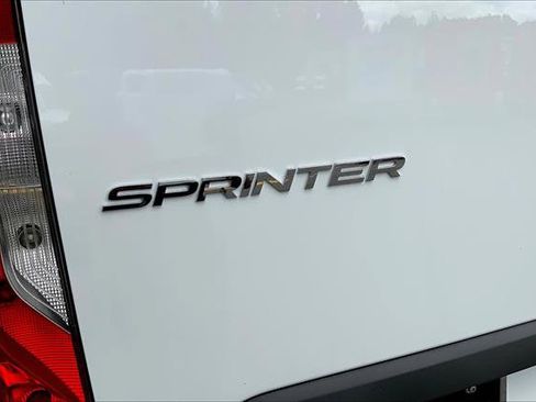 Used 2024 Mercedes-Benz Sprinter 2500 image 43