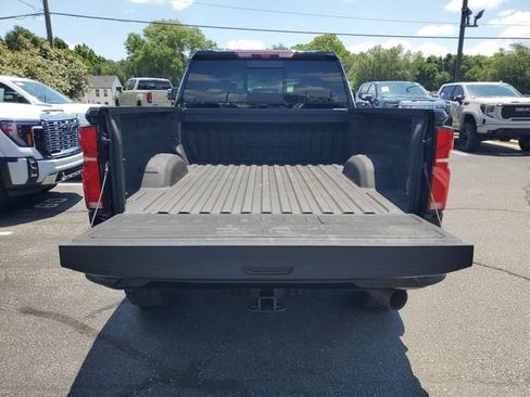 Used 2024 Chevrolet Silverado 2500 ZR2 w/ Technology Package AWD/4WD image 31