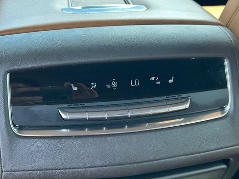Used 2022 Cadillac Escalade Premium Luxury w/ Performance Package AWD/4WD image 24