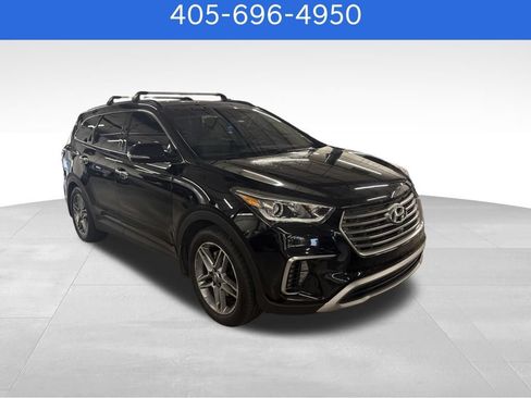 Used 2017 Hyundai Santa Fe FWD image 2