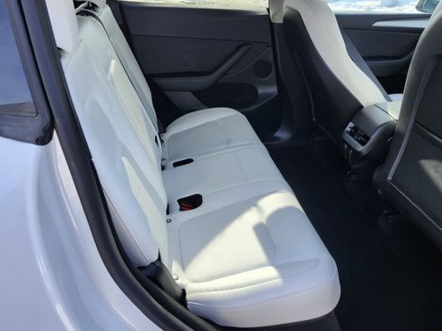 Used 2023 Tesla Model Y Long Range image 18