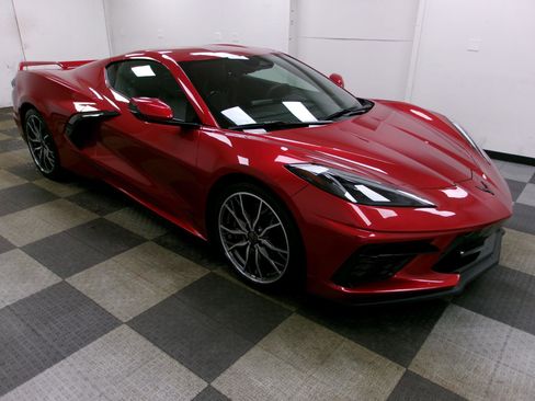 Used 2024 Chevrolet Corvette Stingray Preferred Cpe w/ Z51 Performance Package RWD image 13