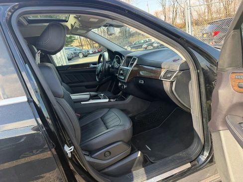 Used 2016 Mercedes-Benz GL 450 4MATIC image 26