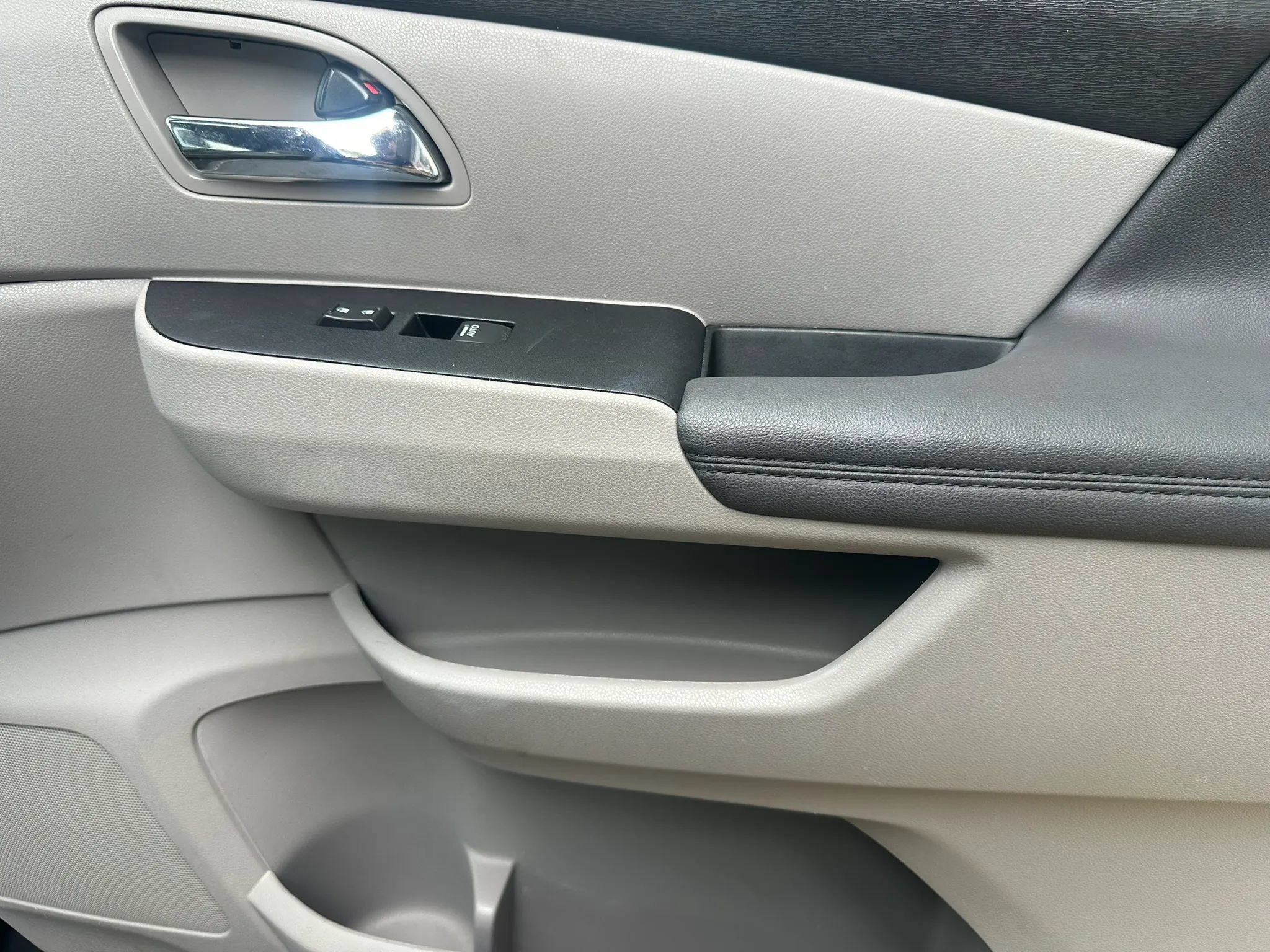 Used 2015 Honda Odyssey EX-L image 9