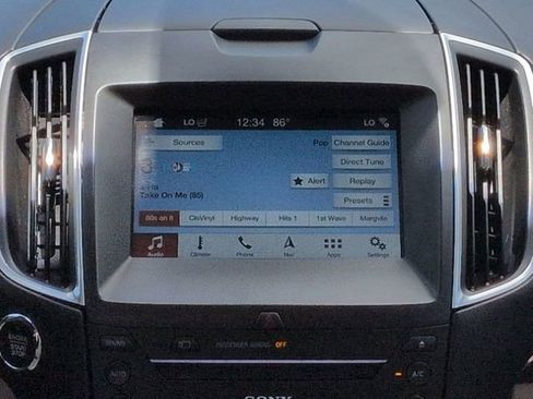Used 2016 Ford Edge Titanium w/ Equipment Group 302A AWD/4WD image 18