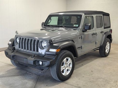 Used 2022 Jeep Wrangler Unlimited Sport AWD/4WD image 2