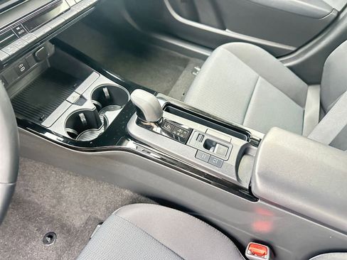 Used 2025 Toyota Prius LE image 41