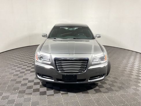 Used 2012 Chrysler 300 Limited RWD image 4