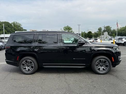 New 2025 Jeep Wagoneer Base w/ Premium Group I image 8