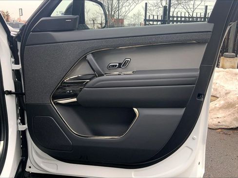 Used 2024 Land Rover Range Rover Sport SE image 22