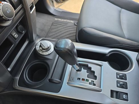 Used 2015 Toyota 4Runner SR5 Premium image 26