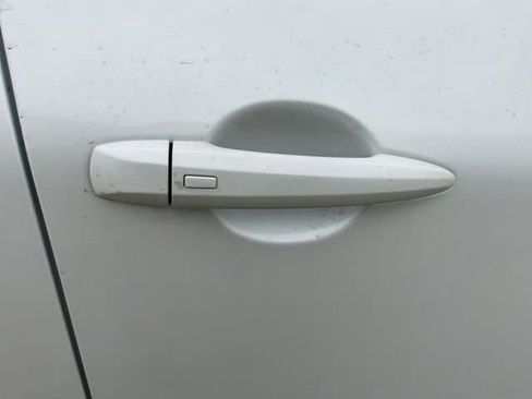 Used 2025 Nissan Rogue SV image 13