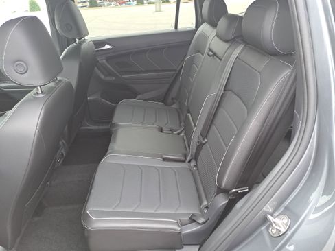 Certified 2024 Volkswagen Tiguan SEL R-Line image 14