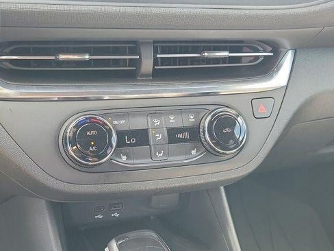 Used 2024 Buick Envista Preferred w/ Convenience I Package FWD image 7