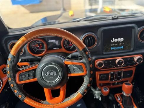 Used 2021 Jeep Gladiator Mojave AWD/4WD image 12