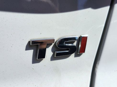 Used 2018 Volkswagen Passat 2.0T SE image 9