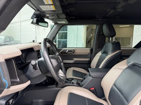 Used 2023 Ford Bronco Wildtrak image 9