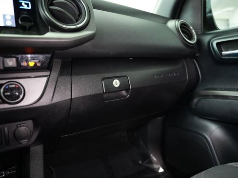 Used 2016 Toyota Tacoma TRD Sport w/ Premium & Technology Package image 45