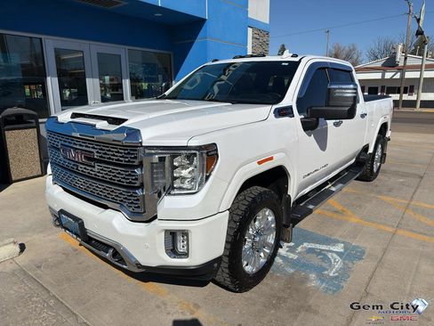 Used 2021 GMC Sierra 2500 Denali w/ Denali Ultimate Package AWD/4WD image 2